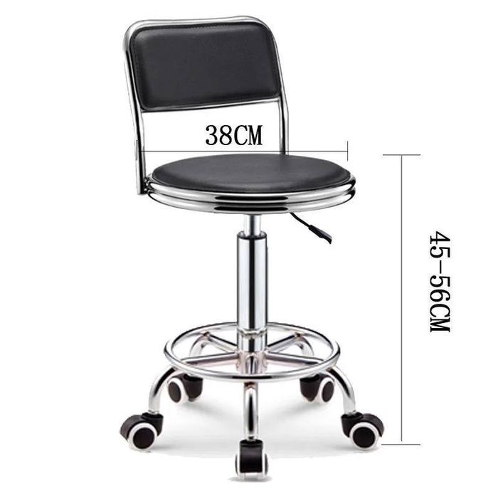 Офисный стул на колёсах.