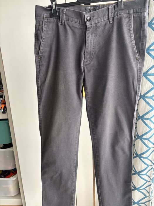 Pantaloni barbati