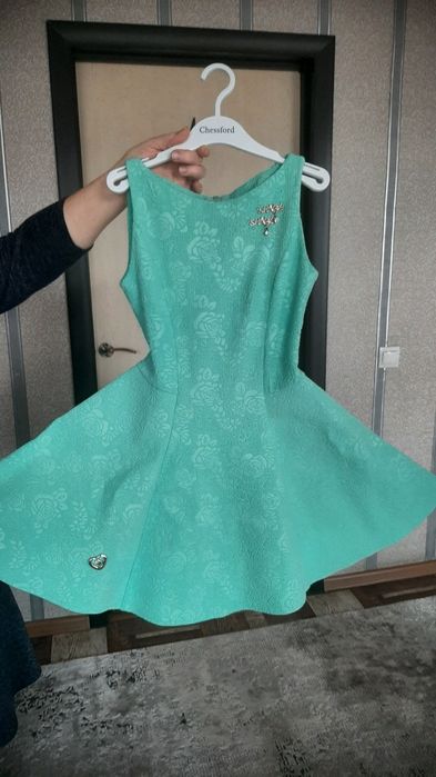 Продам платье для девочки