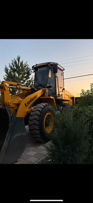 Нал без нал Услуга погрузчика  2 куб 3 куб