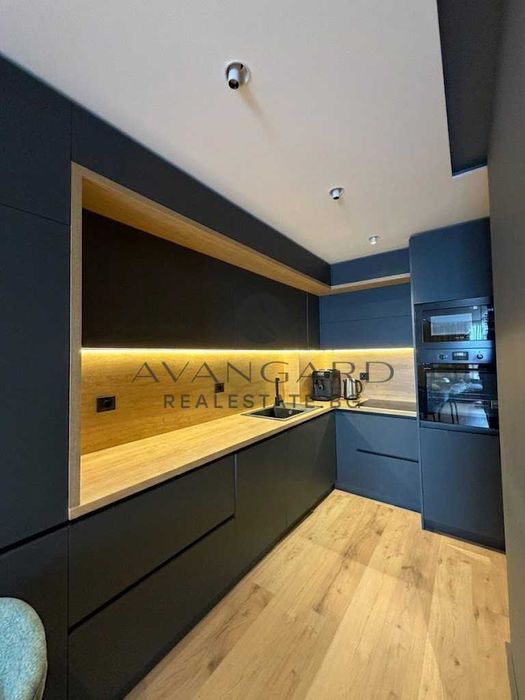 Продава се Тристаен апартамент в Пловдив, Център - 125 кв.м за 1167 €/кв.м - Снимка #2