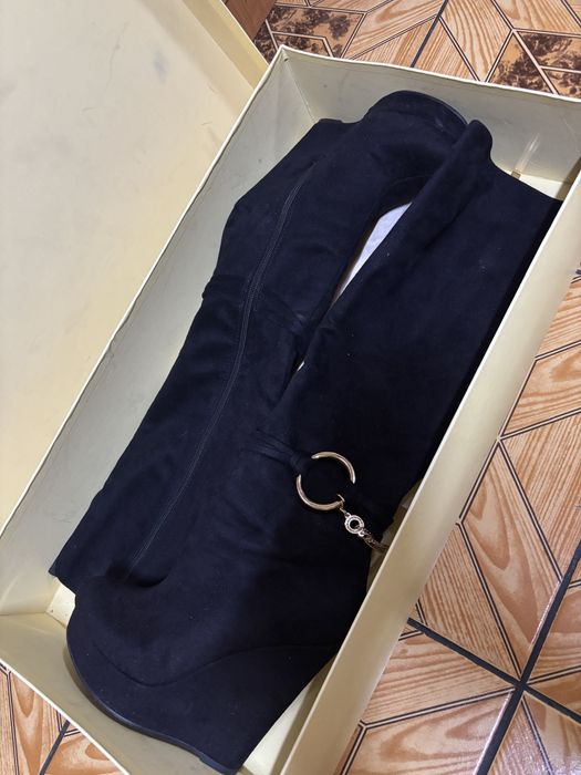 Продам зимние сапоги