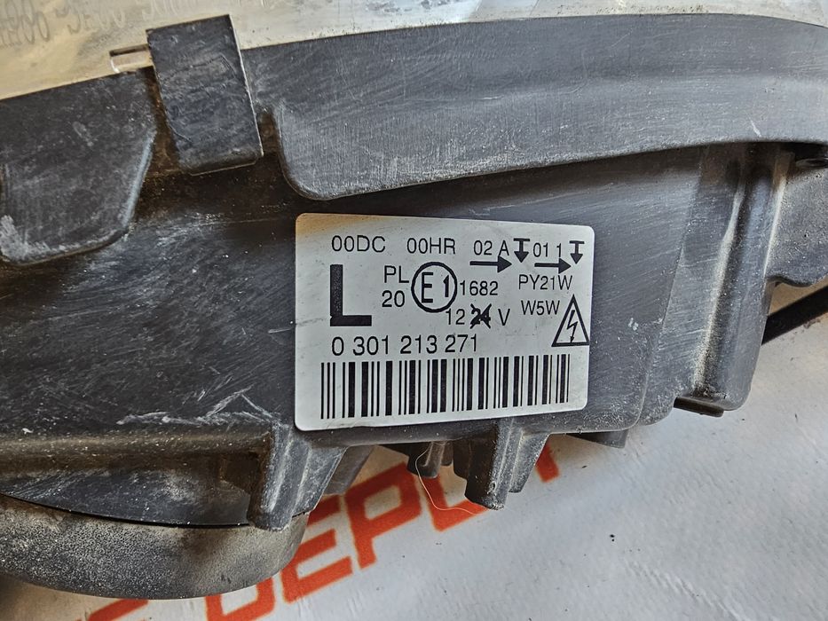 Far stanga xenon Peugeot 407 cod 0301213271