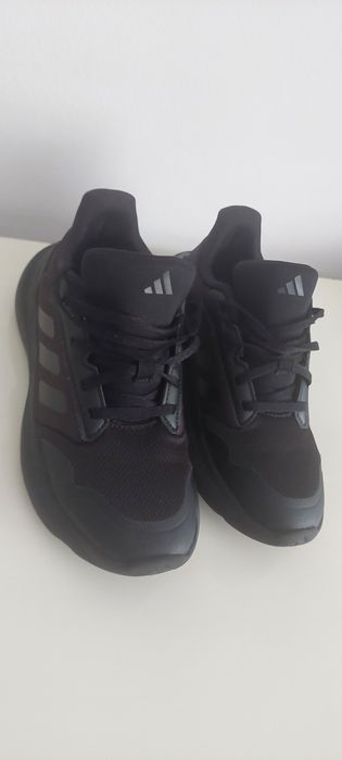 Adidasi adidas mărimea 35 1/3
