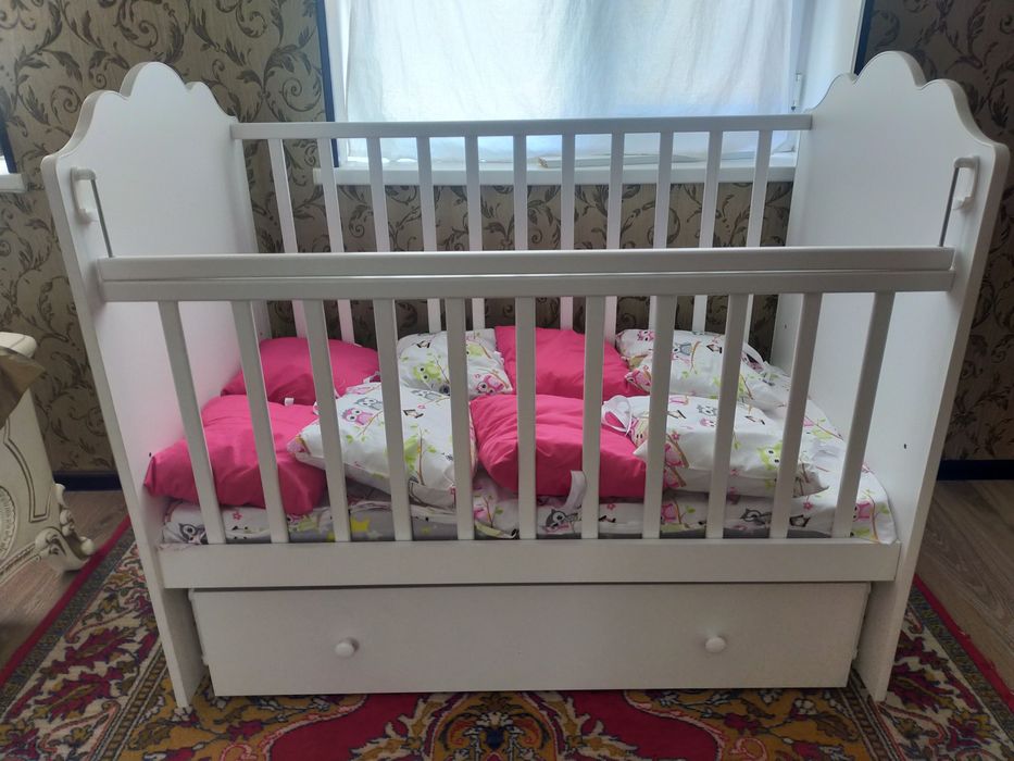 Кровать детская ,