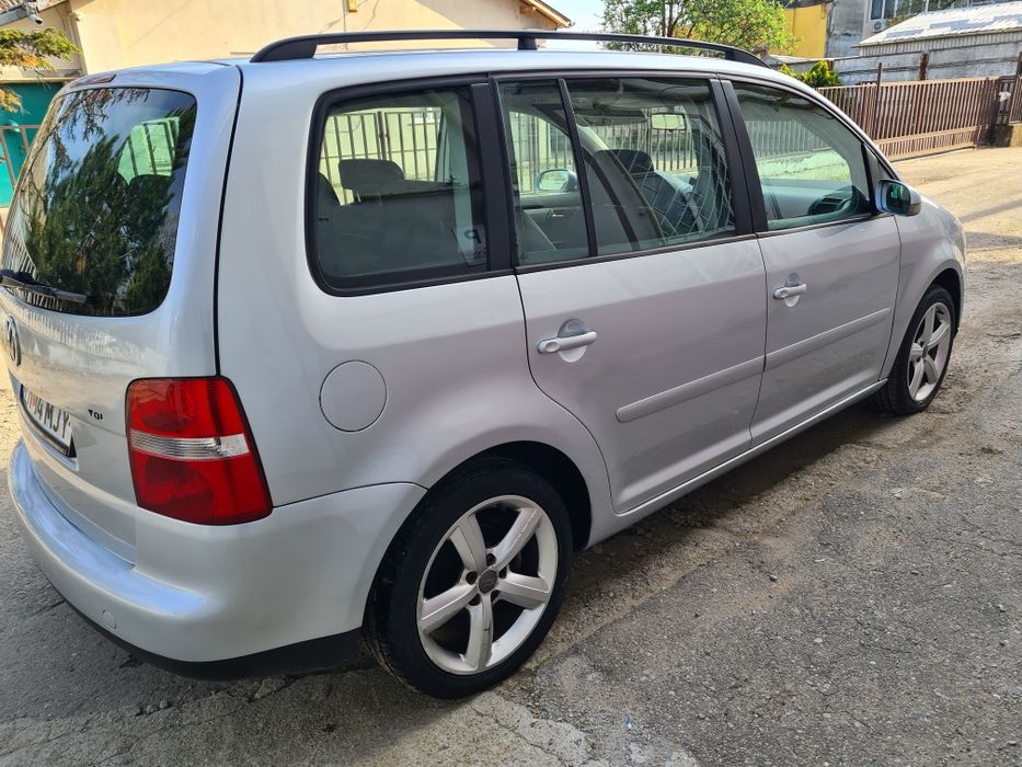 Vw touran 2,0 ,7locuri