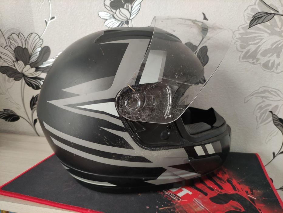 Продам мотоциклетный шлем