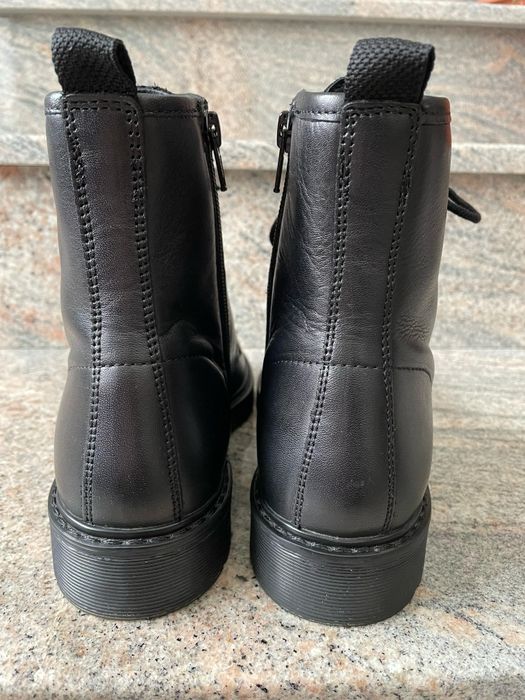 Ghete piele Primadonna nr. 36