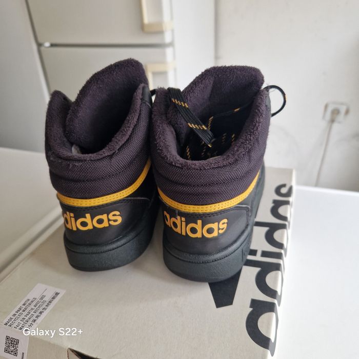 Детски маратонки Adidas номер 37