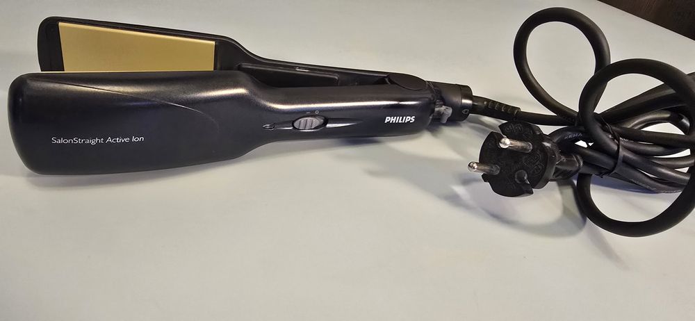 Placa intins parul Philips HP4638/00 SalonStraight Active Ion