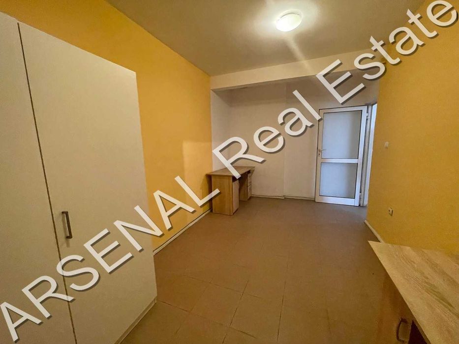 Дава се под наем Офис в София, Център - 80 кв.м за 400 € - Снимка #2