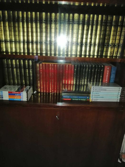 Vand carti din biblioteca personala