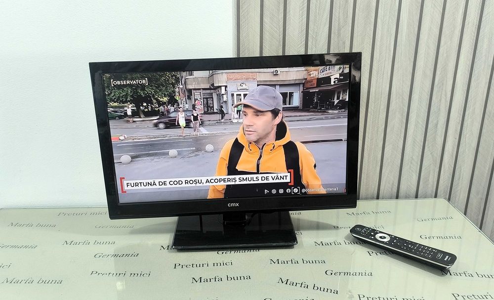 Televizor LED de bucatarie CMX LED 8245F - 24 inch/61 cm - Impecabil