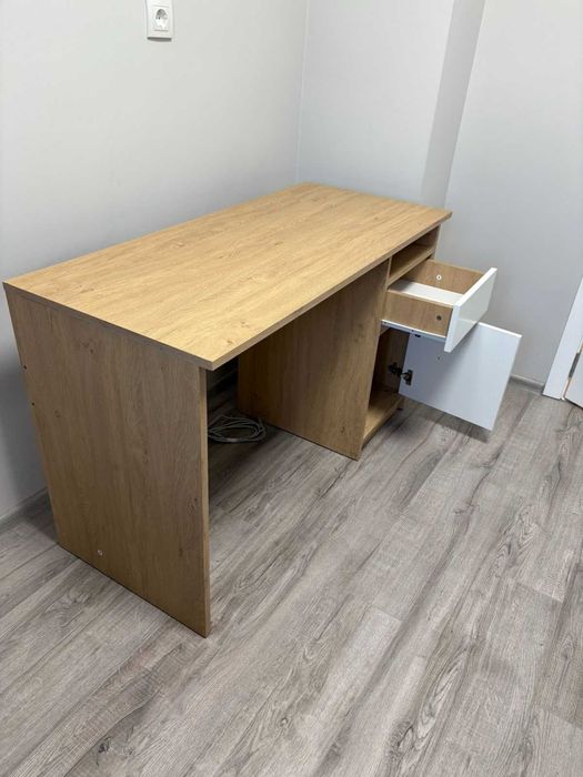 Бюро,много запазено