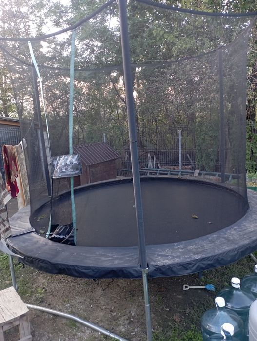 Vând trambulina  pentru copii