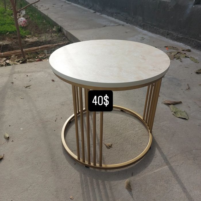 Jurnalniy stol (jurnal, kofe, chaq chuq, gullar, va,x)