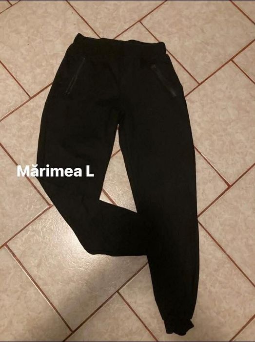 Vând pantaloni mărimea L