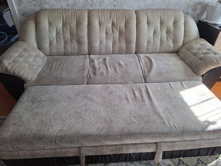 Продам 2 дивана СРОЧНО! цена 25000