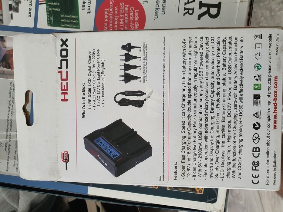 Vând încărcător hedbox rp-dc50 cu lcd