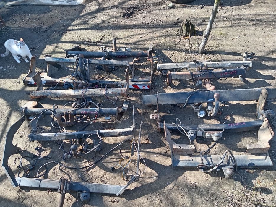 Vând cârlig  remorcare  diverse masini