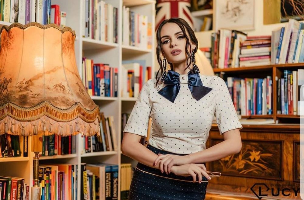 Елегантна блуза на Lucy