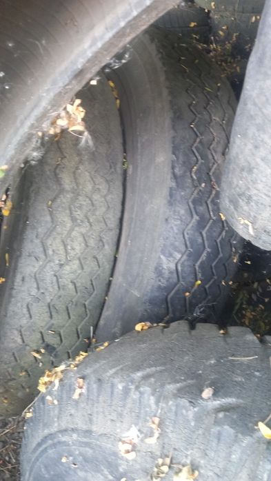 vând anvelope  r48, 14,9r28, 8,25r15 trailer și un 13,6r28 nou