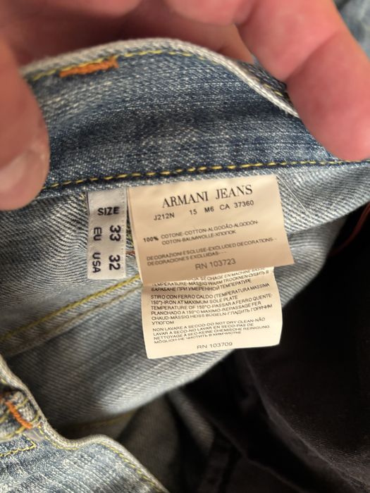 Vand blugi de baieti Armani clasici originali in stare buna