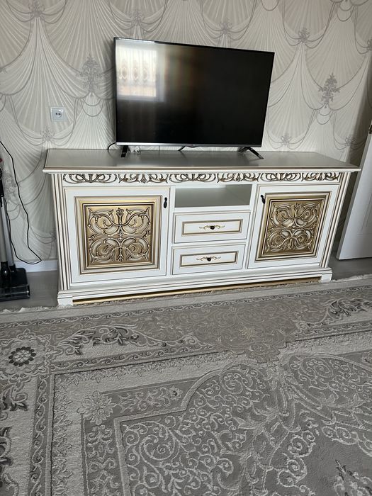 Тв тумба в отличном состояние