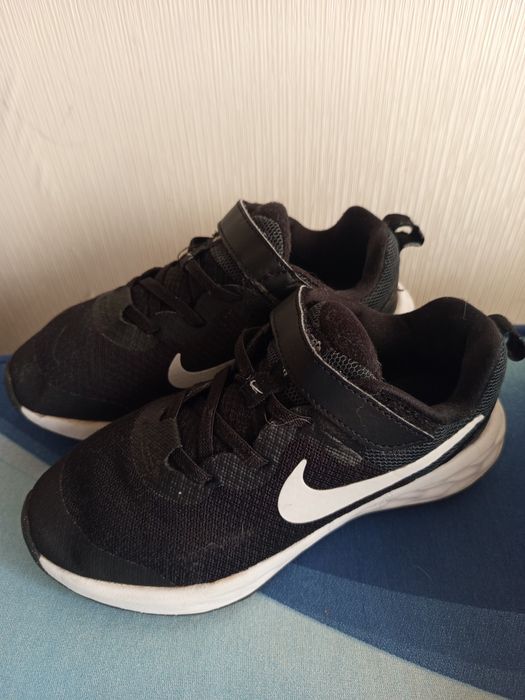 Детски спортни обуви Nike