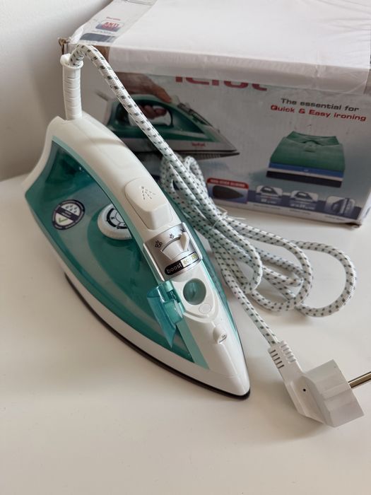 Fier de calcat Tefal Virtuo - 1800 W - stare excelenta