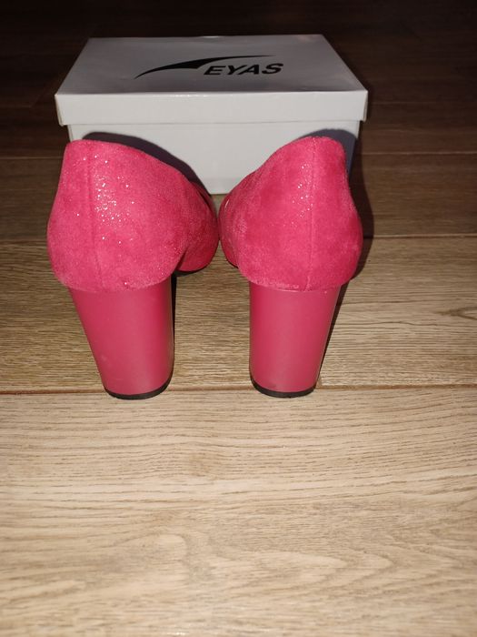 Официални чанта и обувки