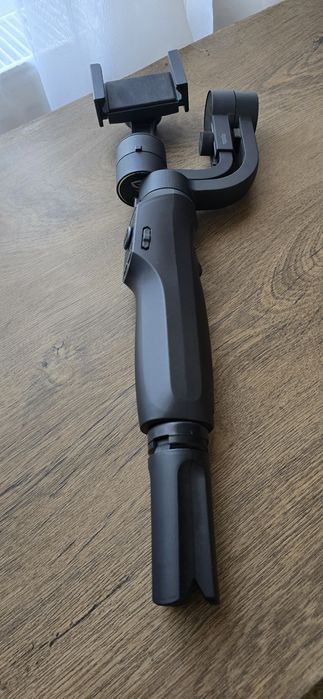 Stabilizator gimbal telefon pe 3 axe