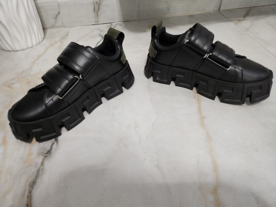 Черни сникърси Versace