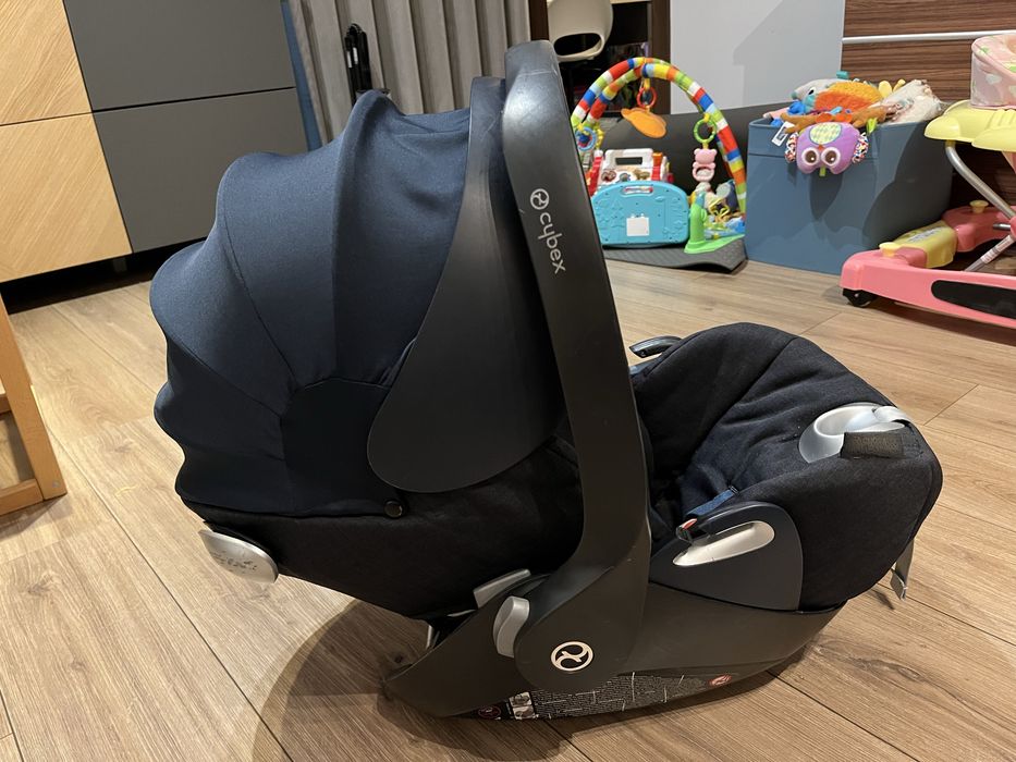 Cybex cloud q + base q fix + адаптери кош за кола с основа