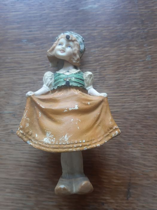 Продам старинную статуэтку