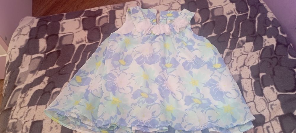 Комплекти ,рокли 86-92 и98- 104