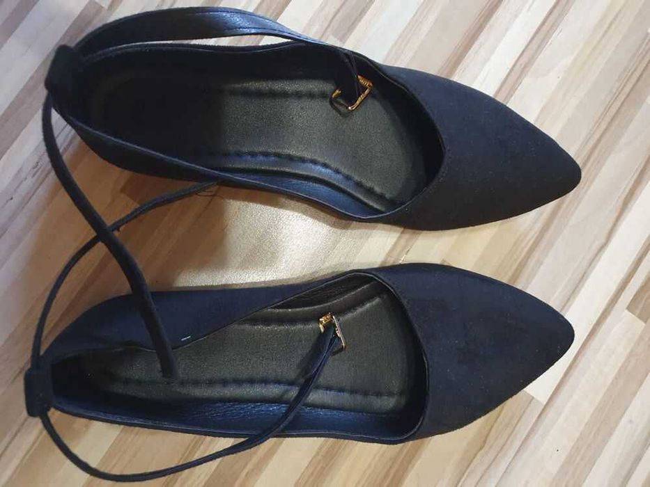 Елегантни дамски обувки с остър връх - Номер 39