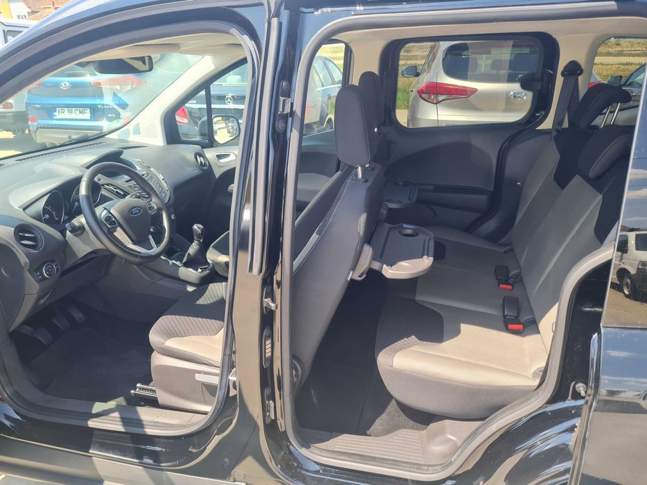 Ford Tourneo Courier 1.0 Ecoboost  100C.P. an2016 cash sau rate fixe