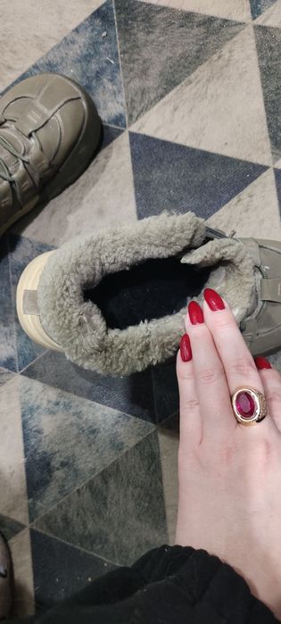 Продам зимнюю обувь для мальчика