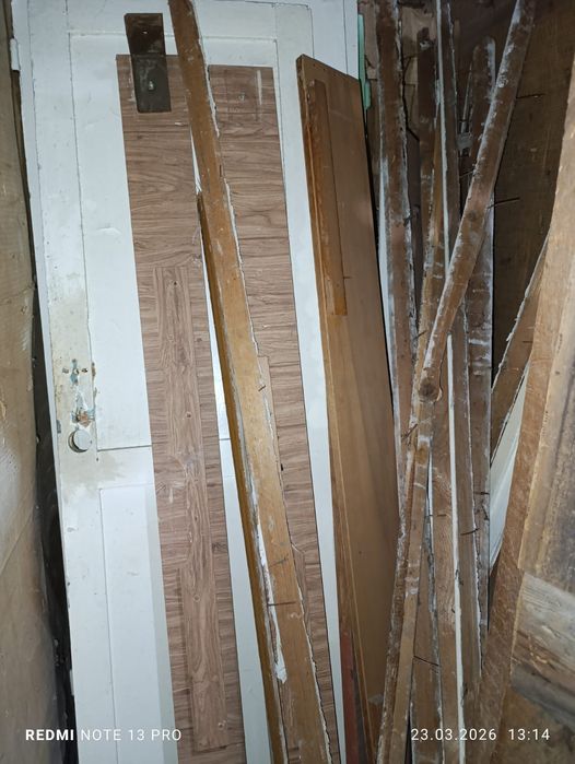 Отдам на дрова старые двери