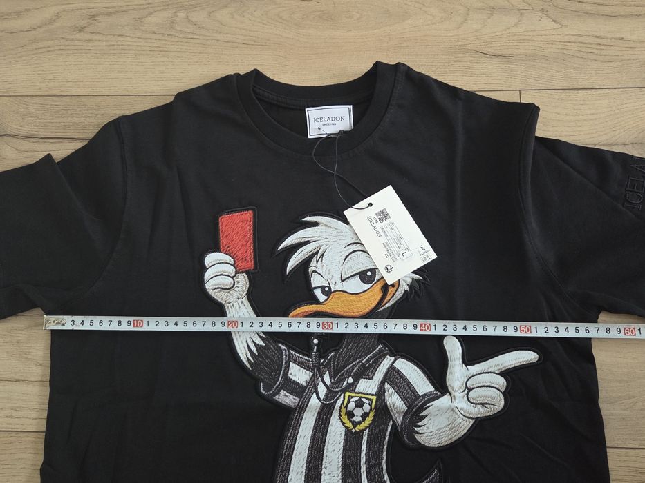 Tricou negru Iceladon cu Donald Duck arbitru