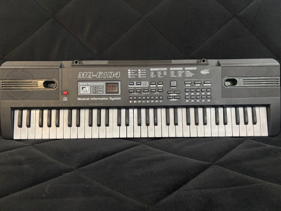 Преносимо 61-клавишно Пиано