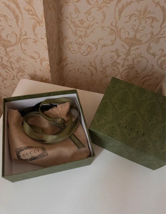 Curea Gucci nouă