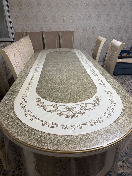 Продам стол и стулья