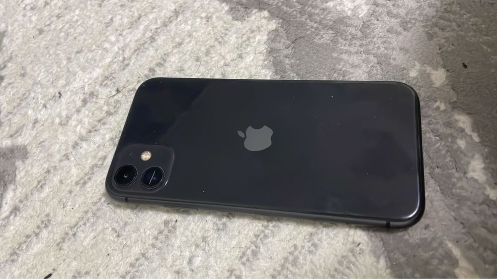 Продам iPhone 11 64gb