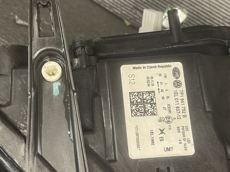 Far dreapta Volkswagen Touareg Bixenon adaptiv