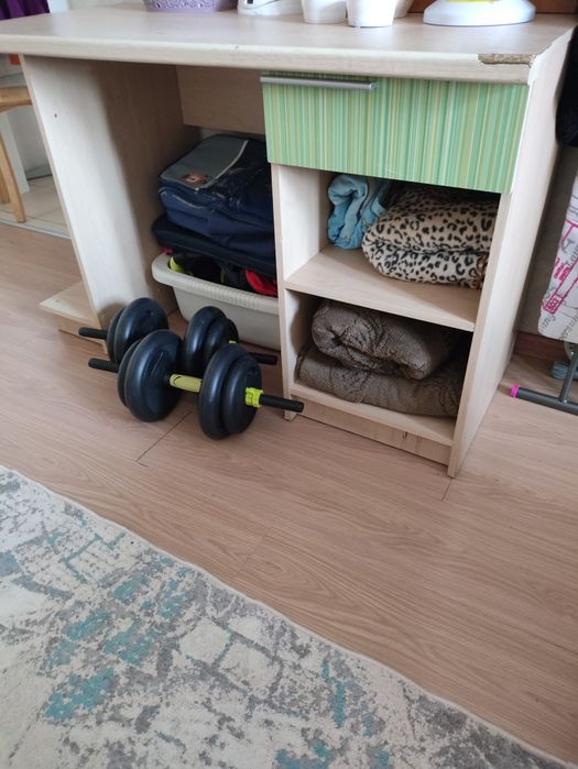 Продам стол за 5000 тенге