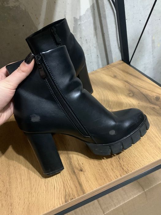 Обувь женская, полусапожки, ботинки, туфли, кроссовки