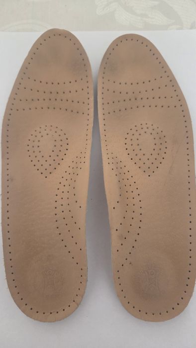 Стельку ортопедические для лечения плоско- вальгусной деформации стопы