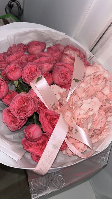 свежий,  красивый букет роз